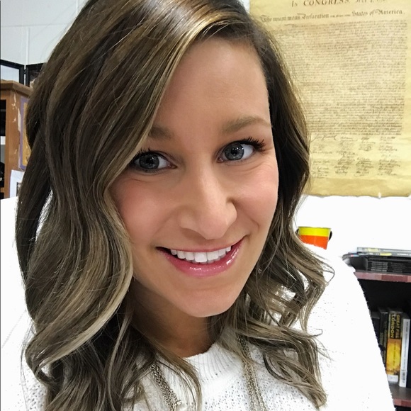 Meet your Posher, Alexandra - Picture 2 of 5